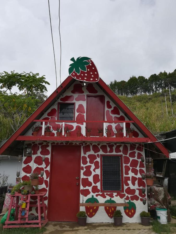 Berries Residence Kampong Kundassan Exterior photo